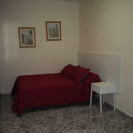 La 2 Apartment *